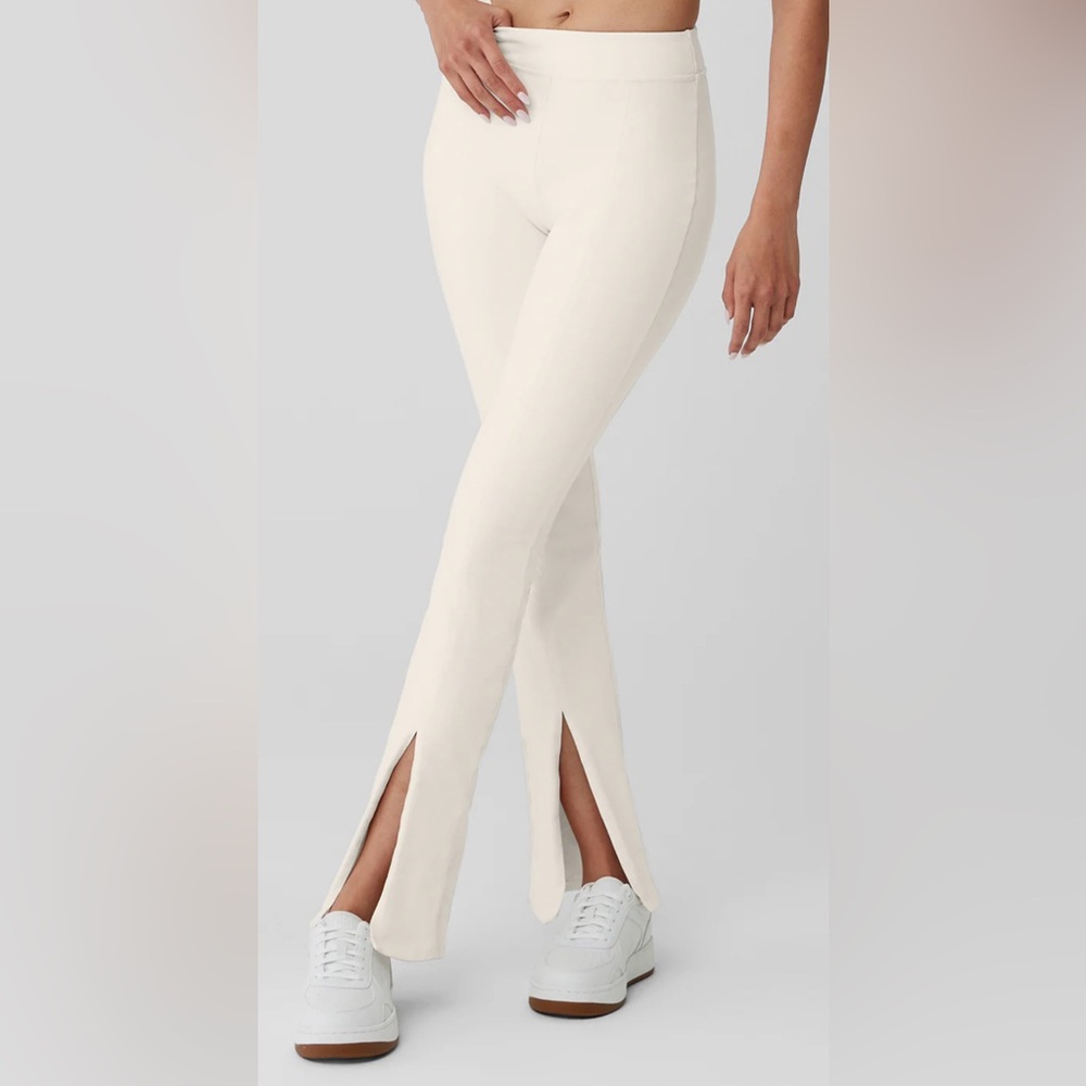ALO Yoga Women’s Cream Split-Hem Leggings